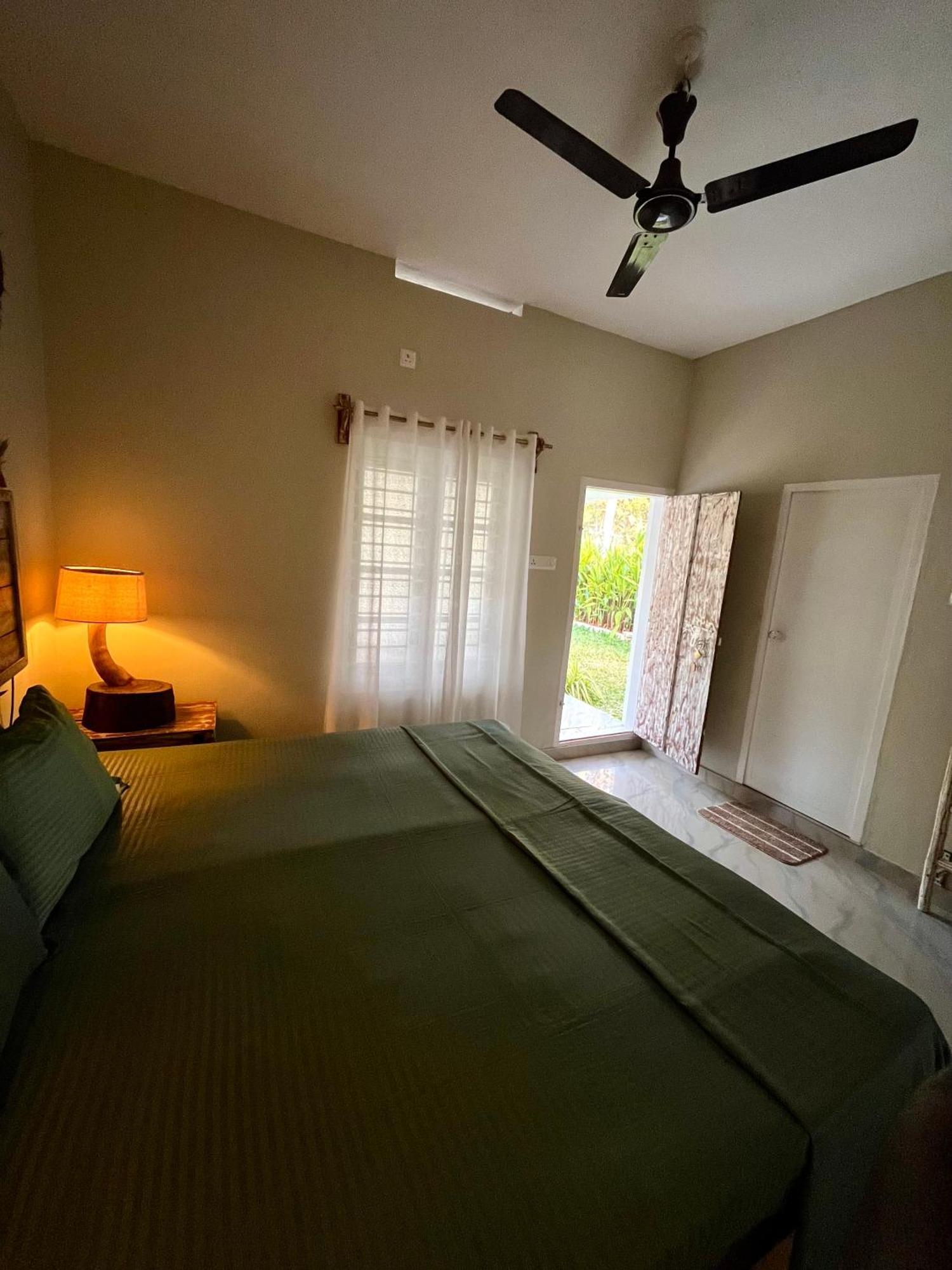 Bed & Breakfast Point Break *