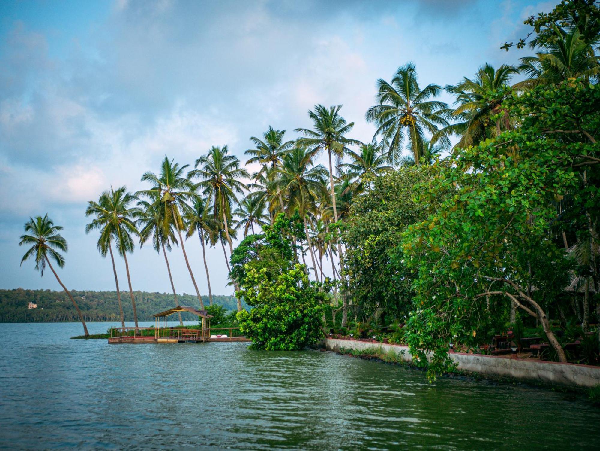 Hotel Vishram Village