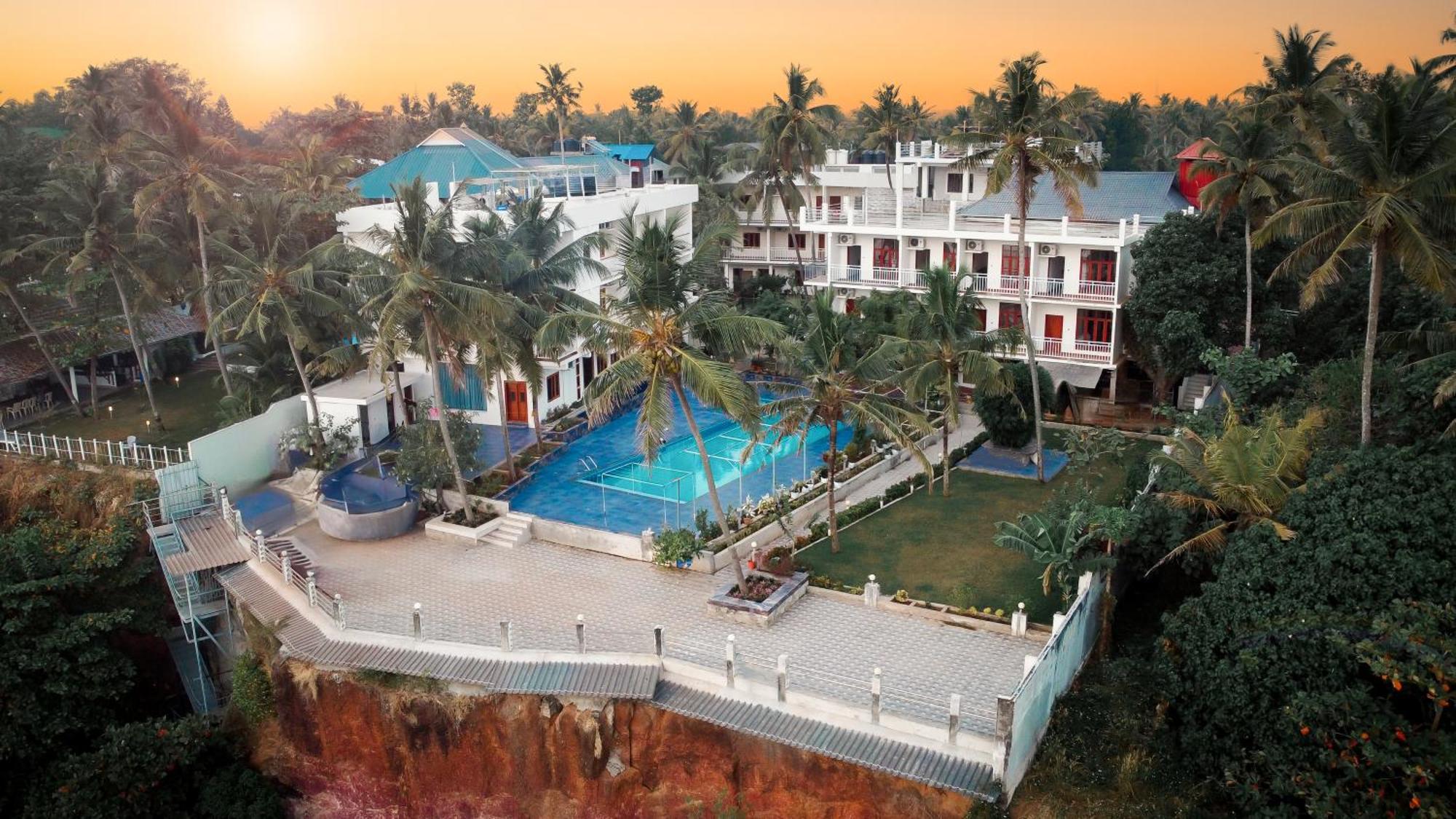 Skylar Seaview & Ayurveda Resort *