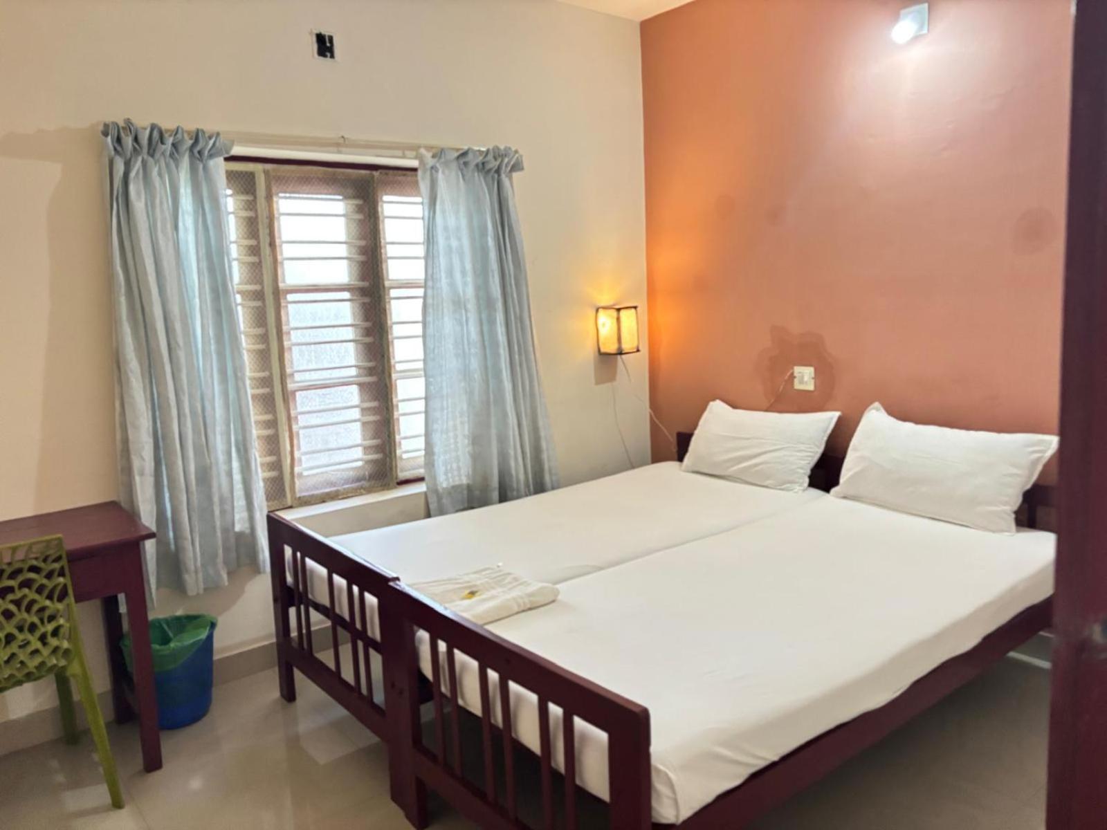 Hotel Akshay Varkala