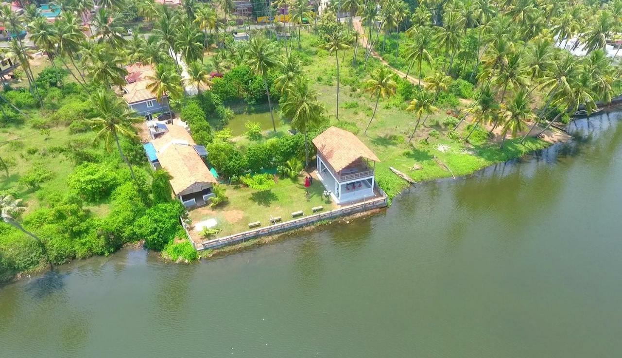 Serene Lake Resort *