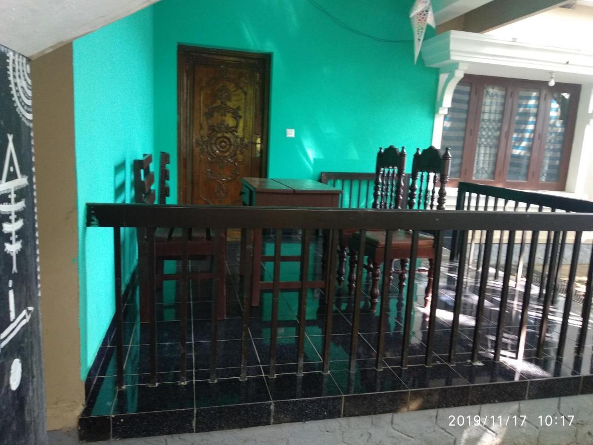 Rainbow Cliff Homestay Hotel *