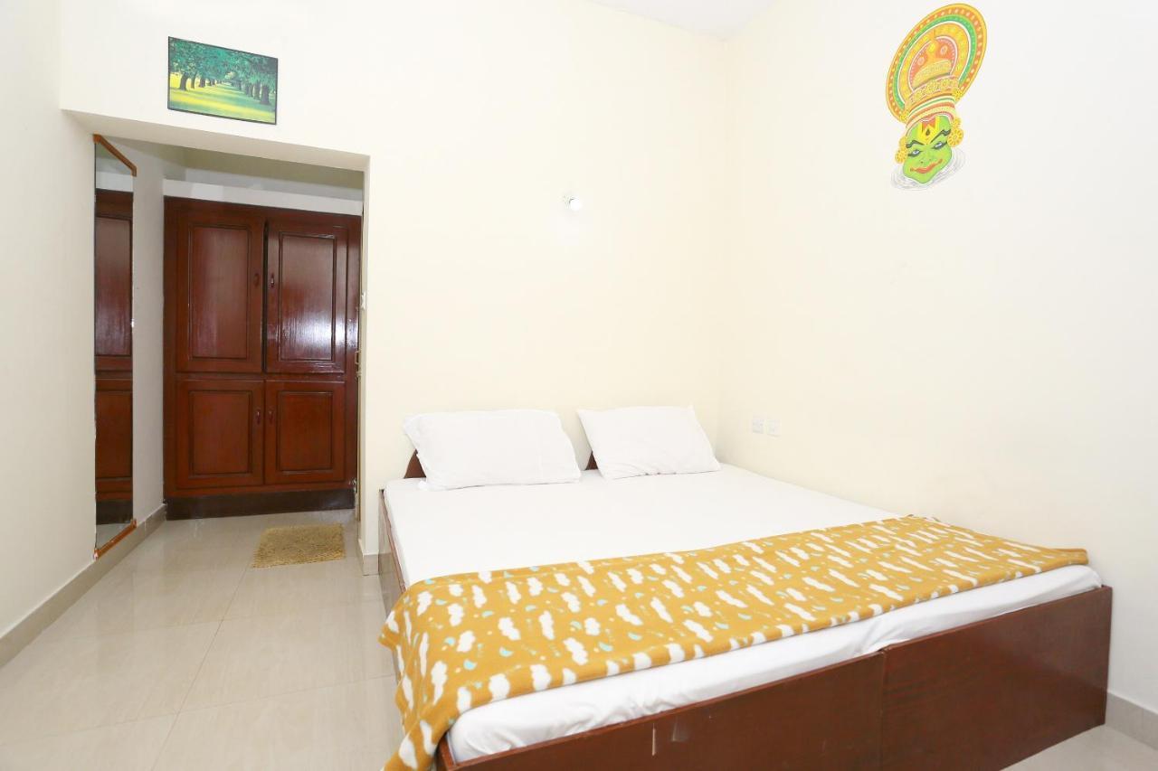 Spot On 36522 Karthika Plaza Varkala