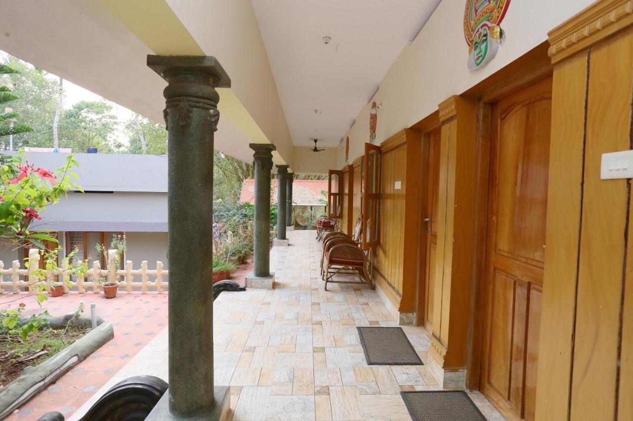 Spot On 36522 Karthika Plaza
