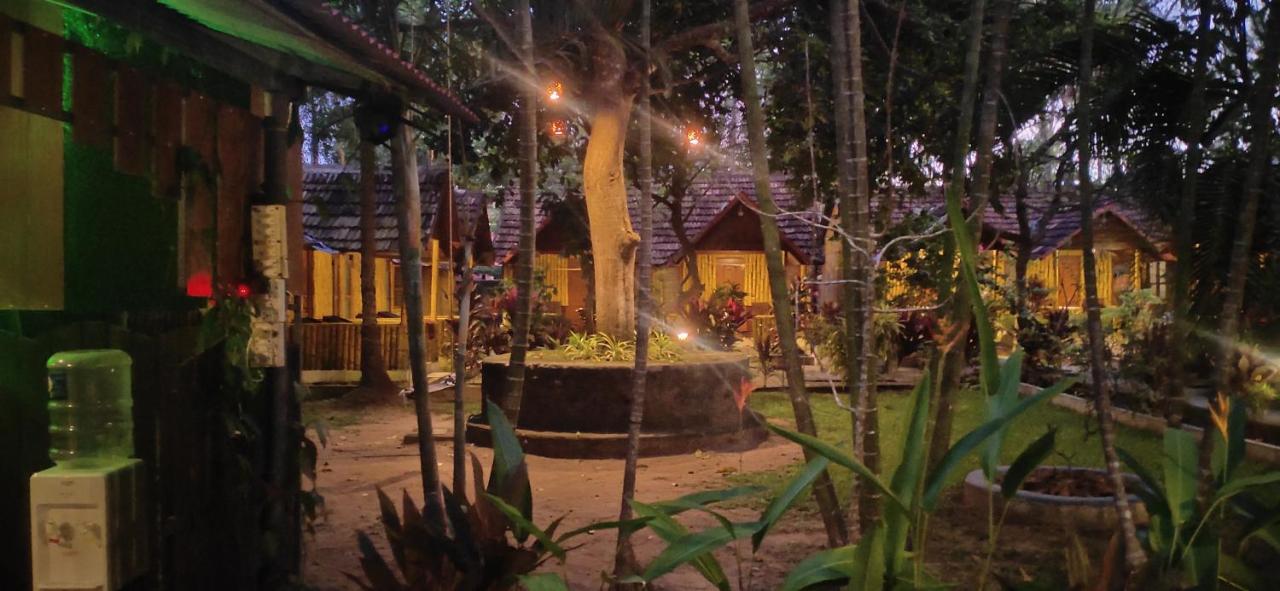Villa Savithri Varkala