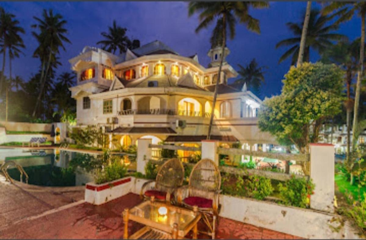Hotel The Village