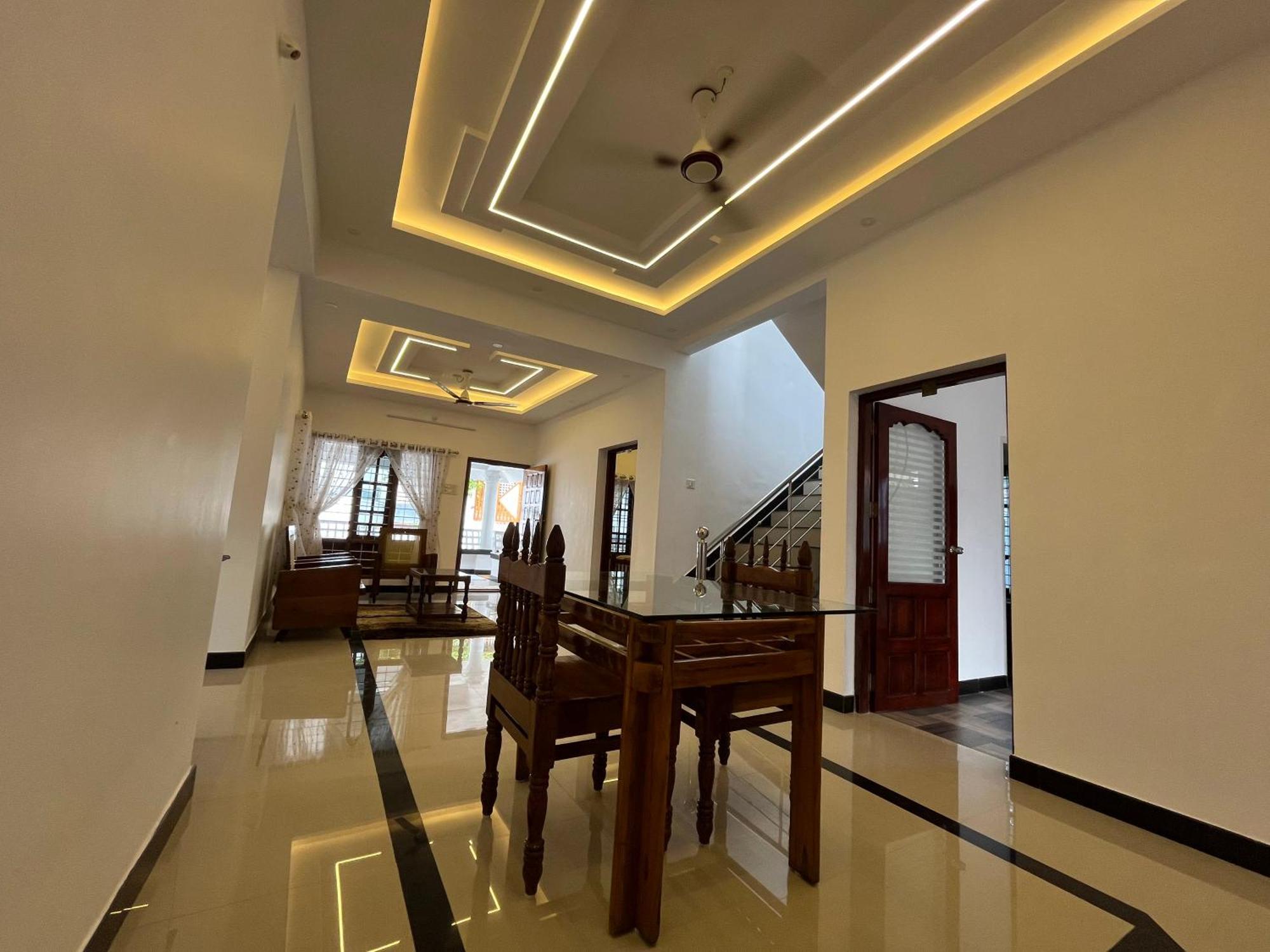 Villa Kadal Veedu *