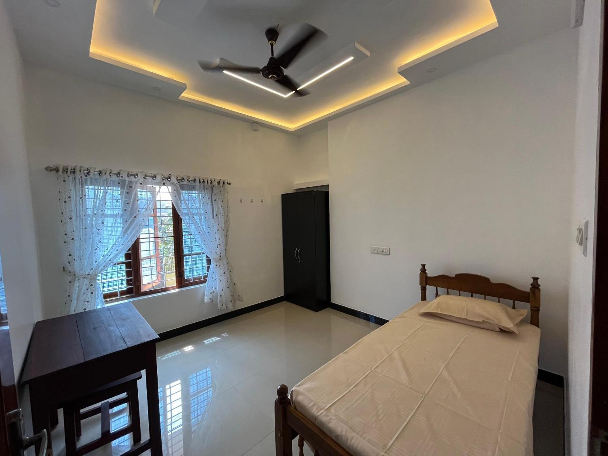 Villa Kadal Veedu *