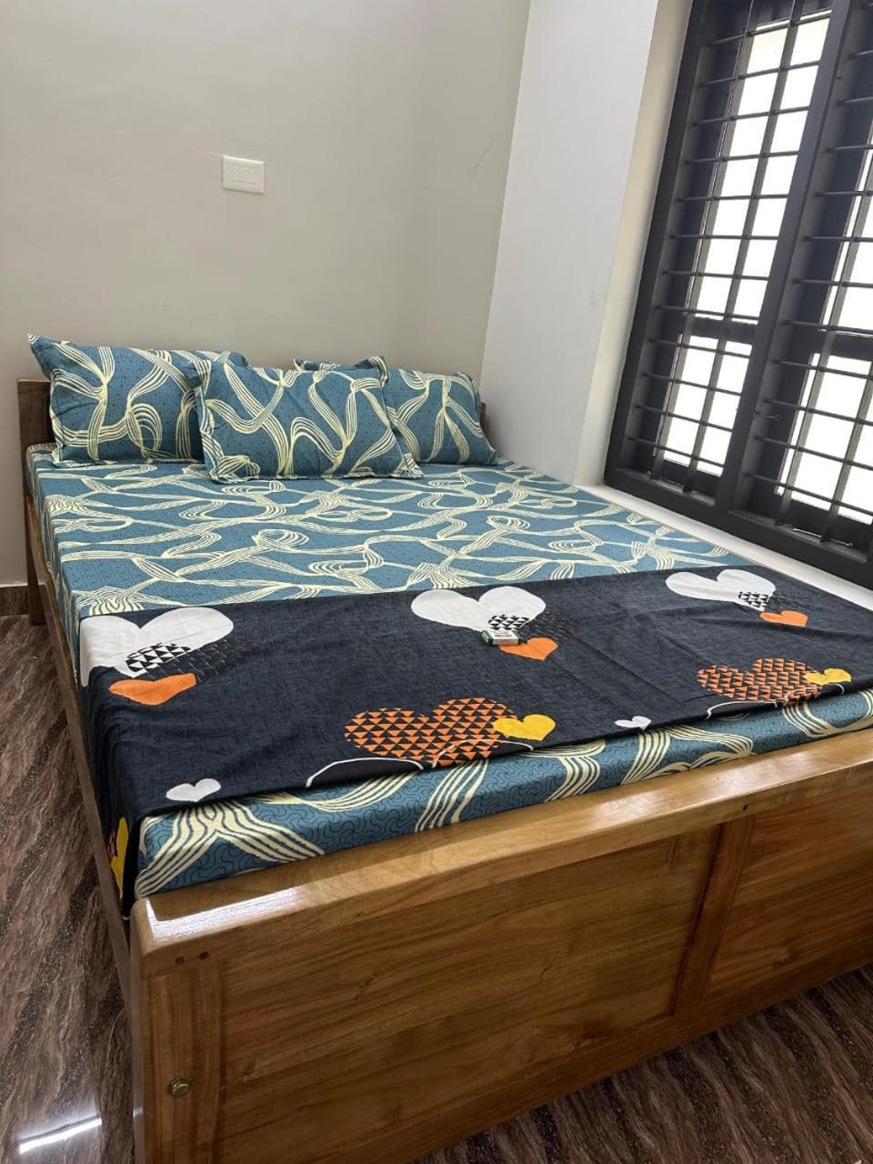 Standard Flat Apartment *