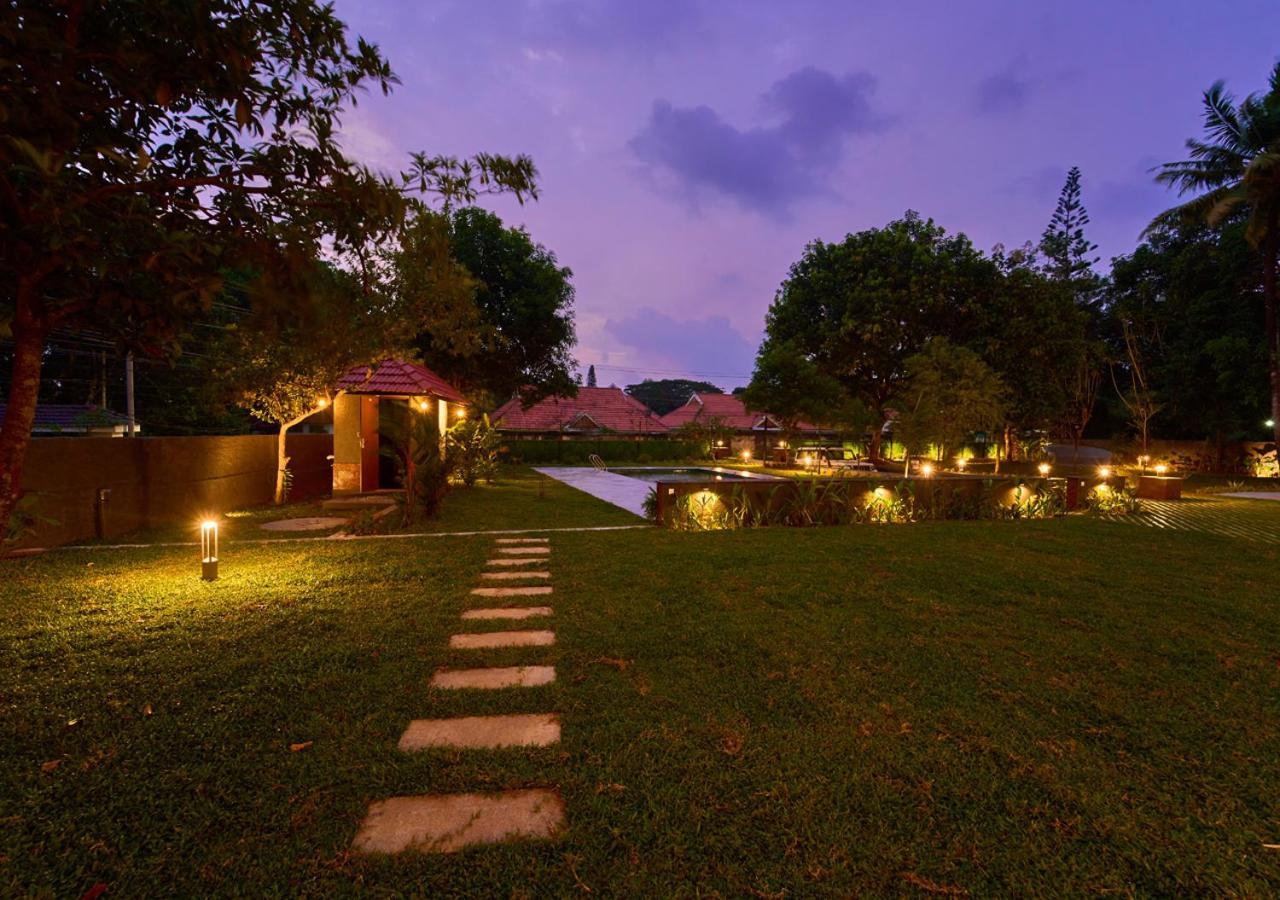 Hotel Voye Homes Signature Pool , Just 950 M From Cliff And