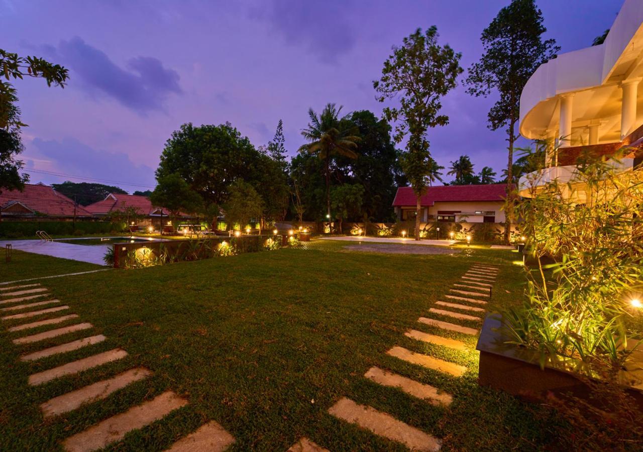 Hotel Voye Homes Signature Pool , Just 950 M From Cliff And