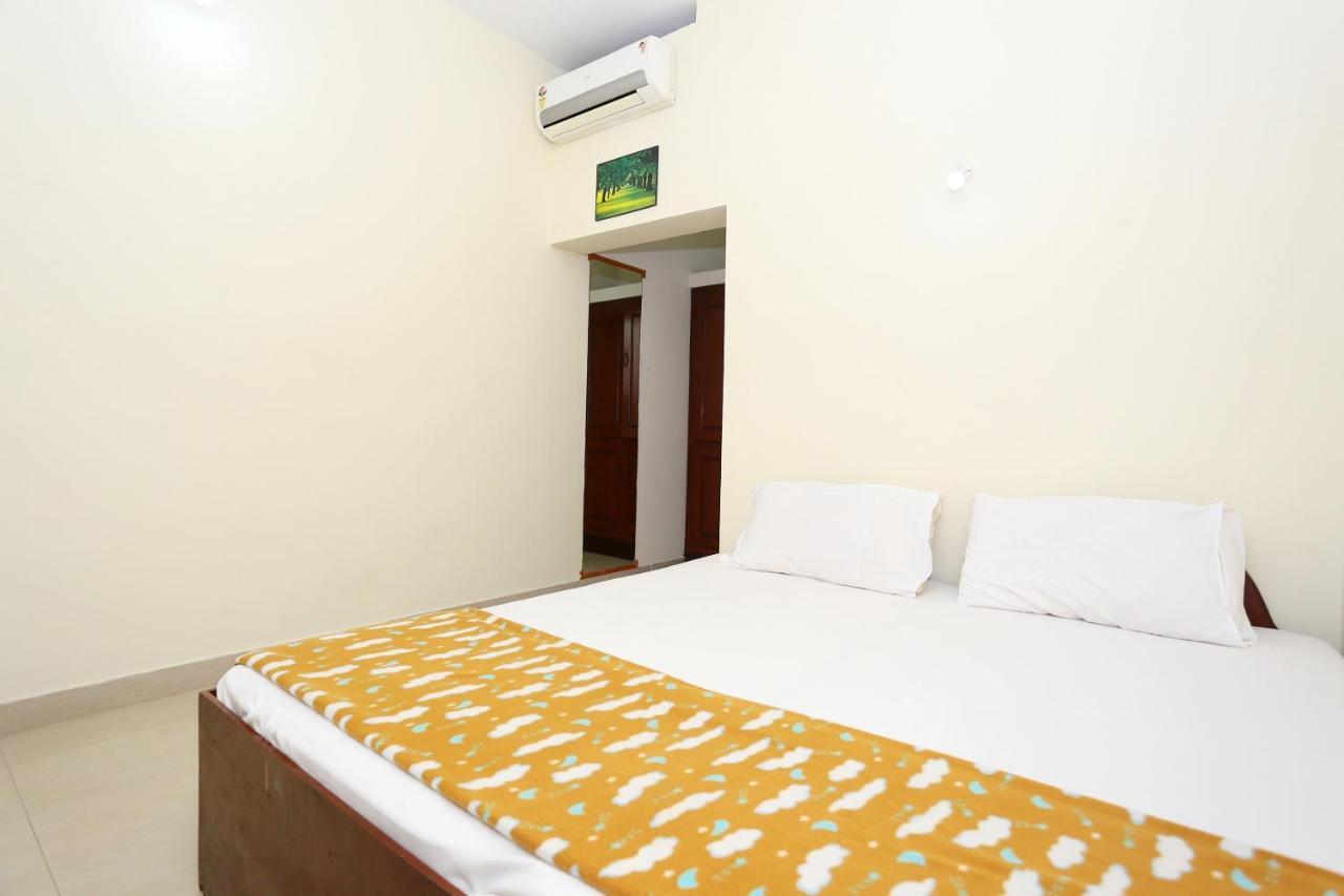 Spot On 36522 Karthika Plaza 3*