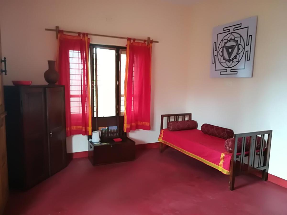 Sukriti Resort *